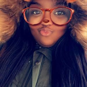 Meet your Posher, Latisha